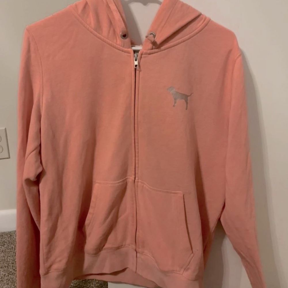 Brands include Nike, puma, Forever 21, and pink. They are all size medium.